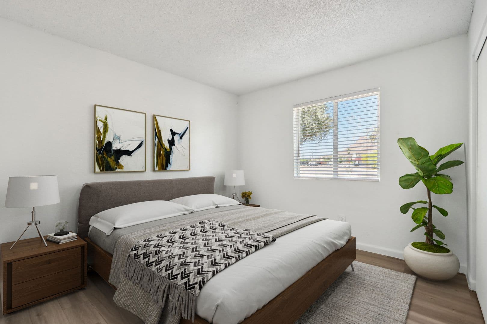 Phoenix Apartment: 15425 N 25th Street