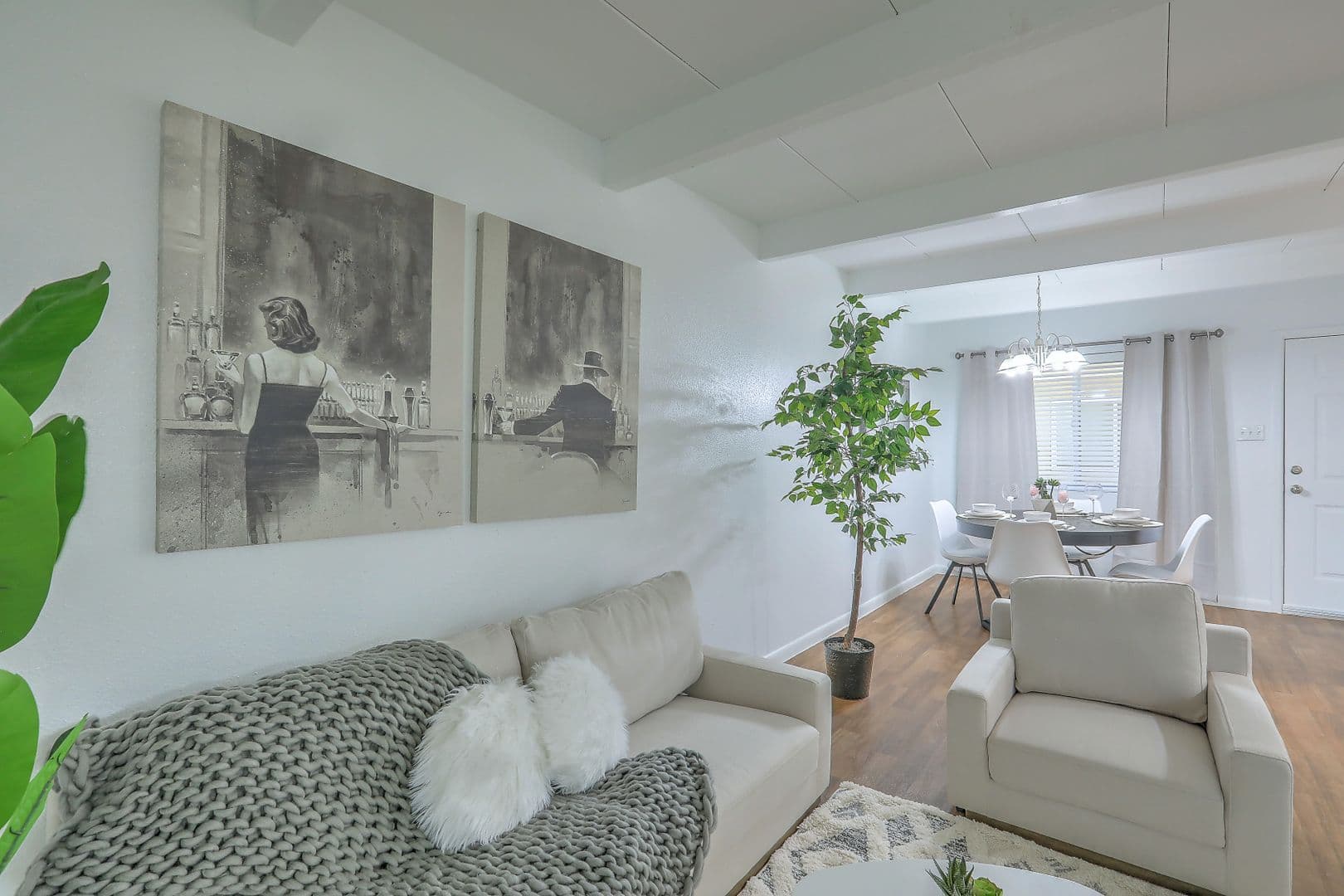 Albuquerque Apartment: 1020 Valencia Drive SE