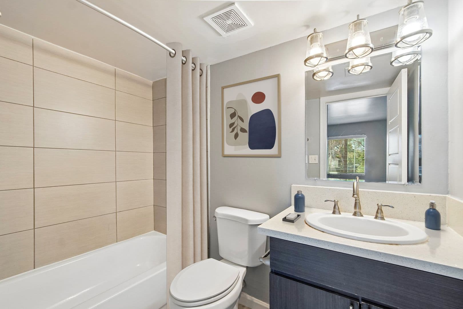Phoenix Apartment: 1220 N 44th St.