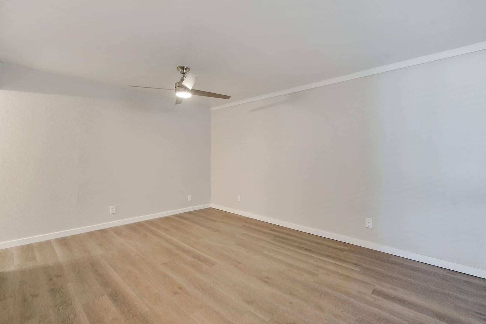 Phoenix Apartment: 6060 N 7th St