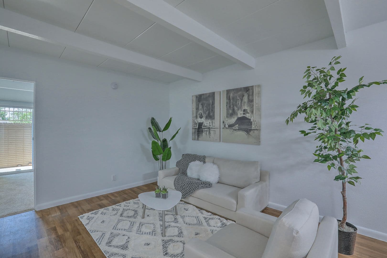 Albuquerque Apartment: 1020 Valencia Drive SE