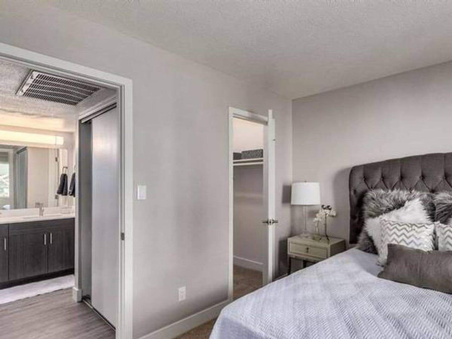 Phoenix Apartment: 2606 N 44th St