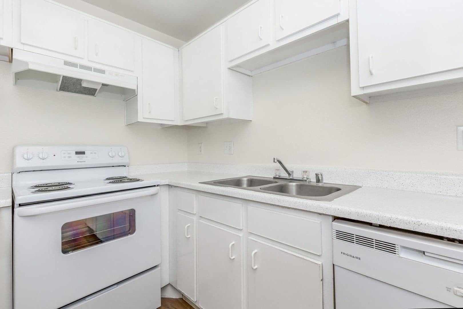 Houston Apartment: 9888 United Drive
