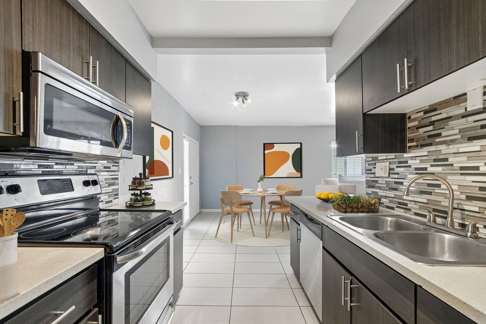 Phoenix Apartment: 1220 N 44th St.