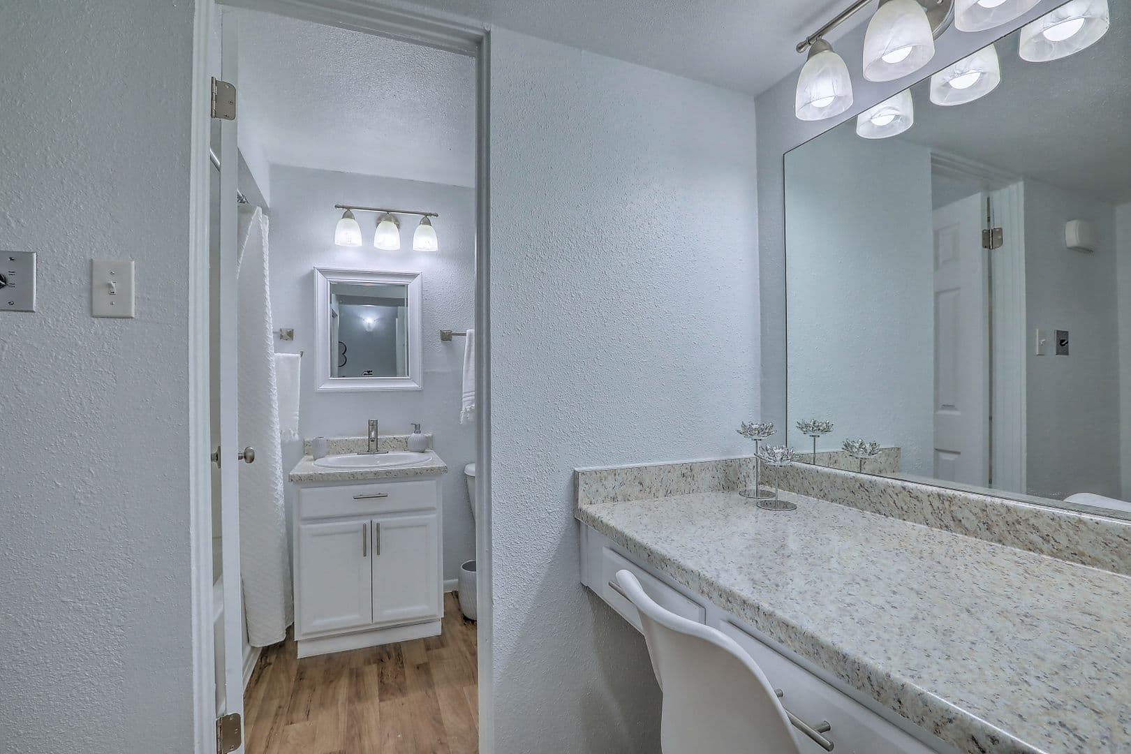 Albuquerque Apartment: 1020 Valencia Drive SE