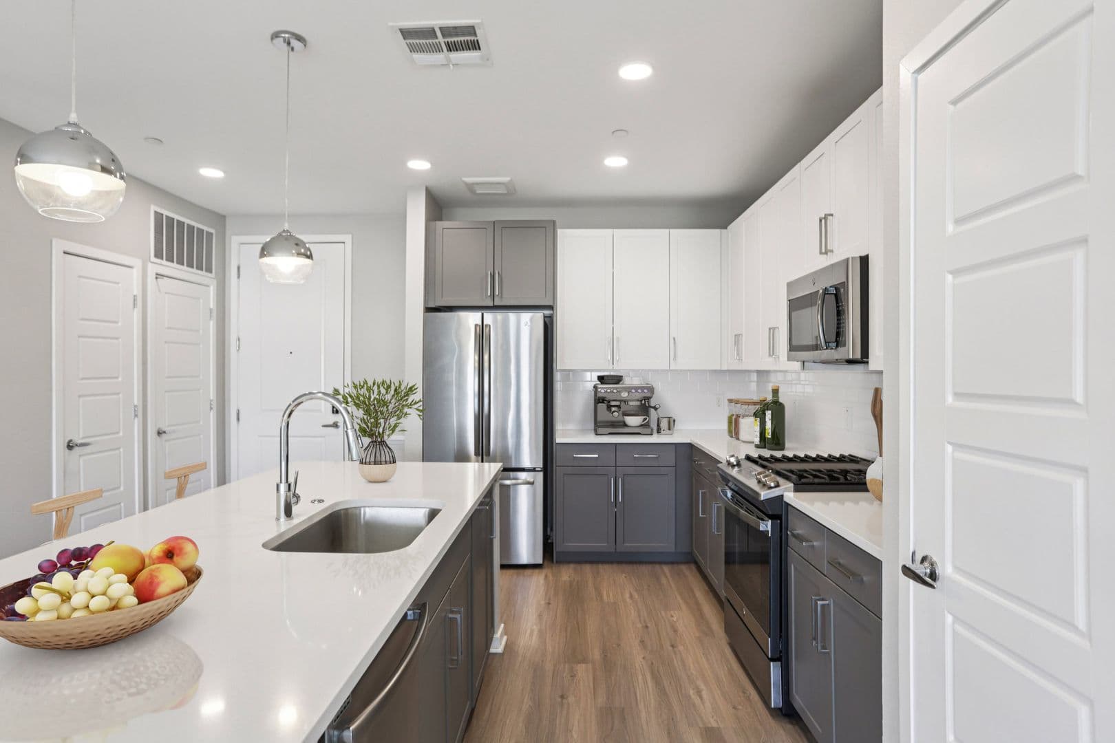 Phoenix Apartment: 777 E Stella Ln.