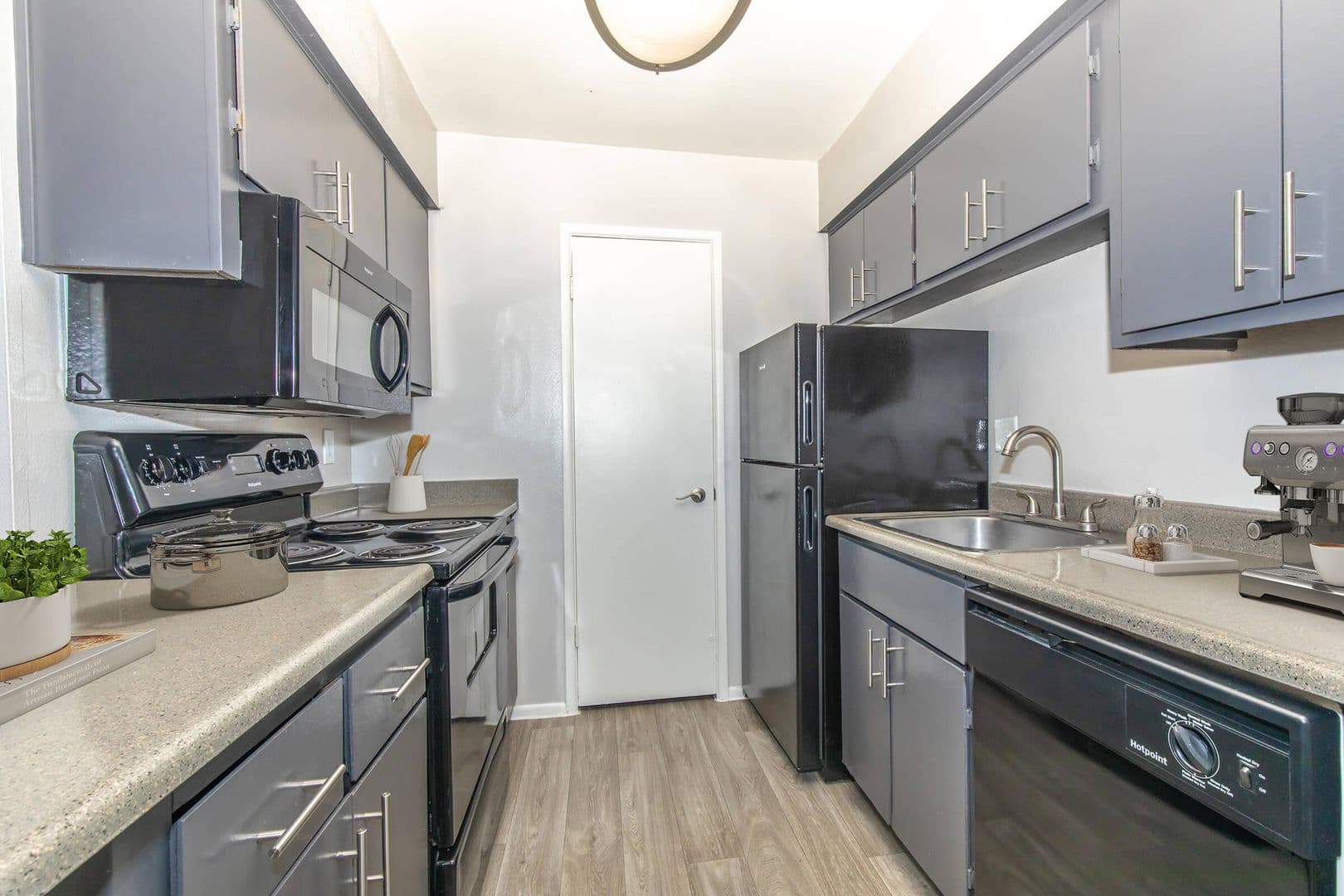Phoenix Apartment: 2606 N 44th St