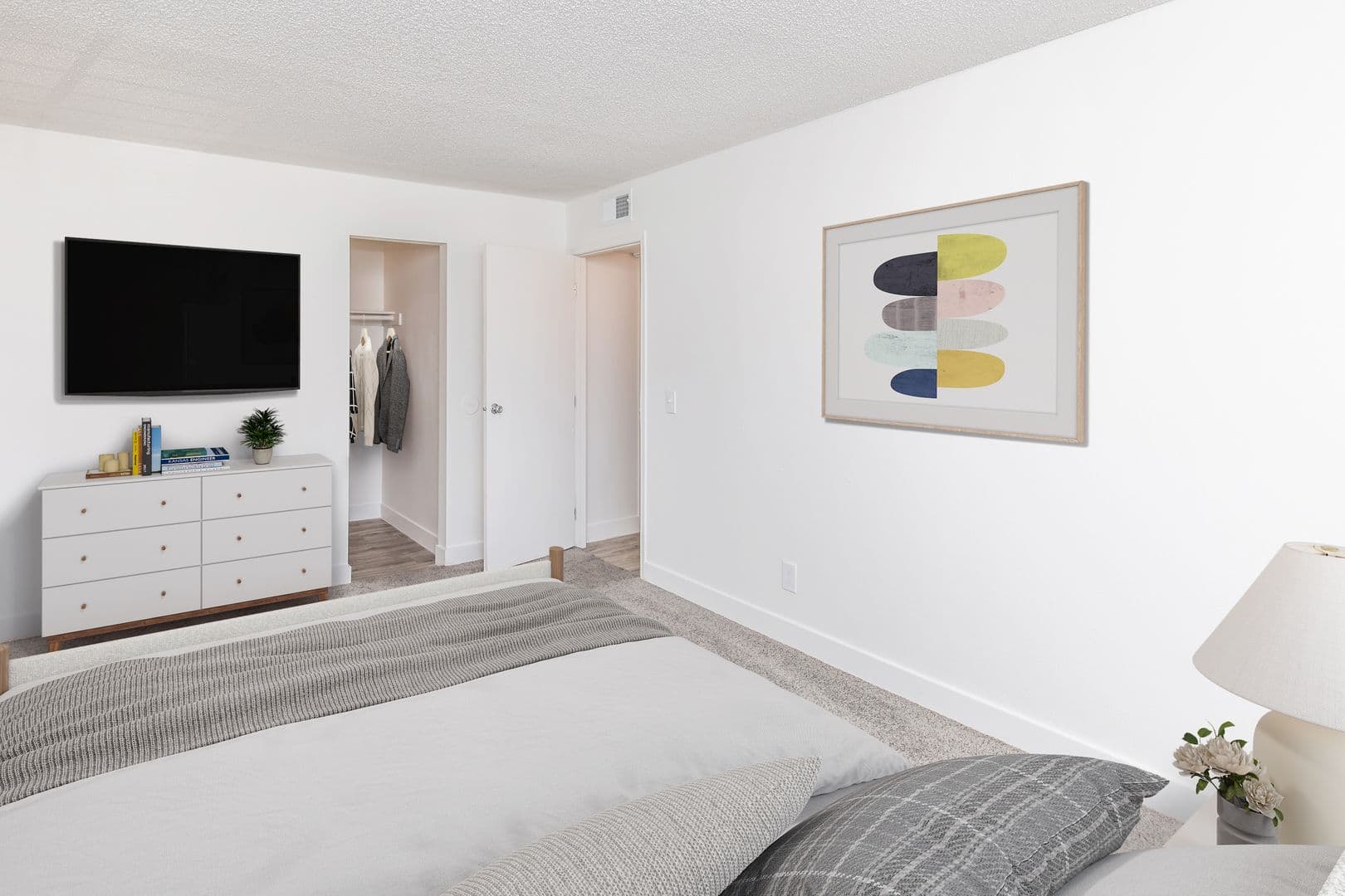 Phoenix Apartment: 40 E Sunland Ave