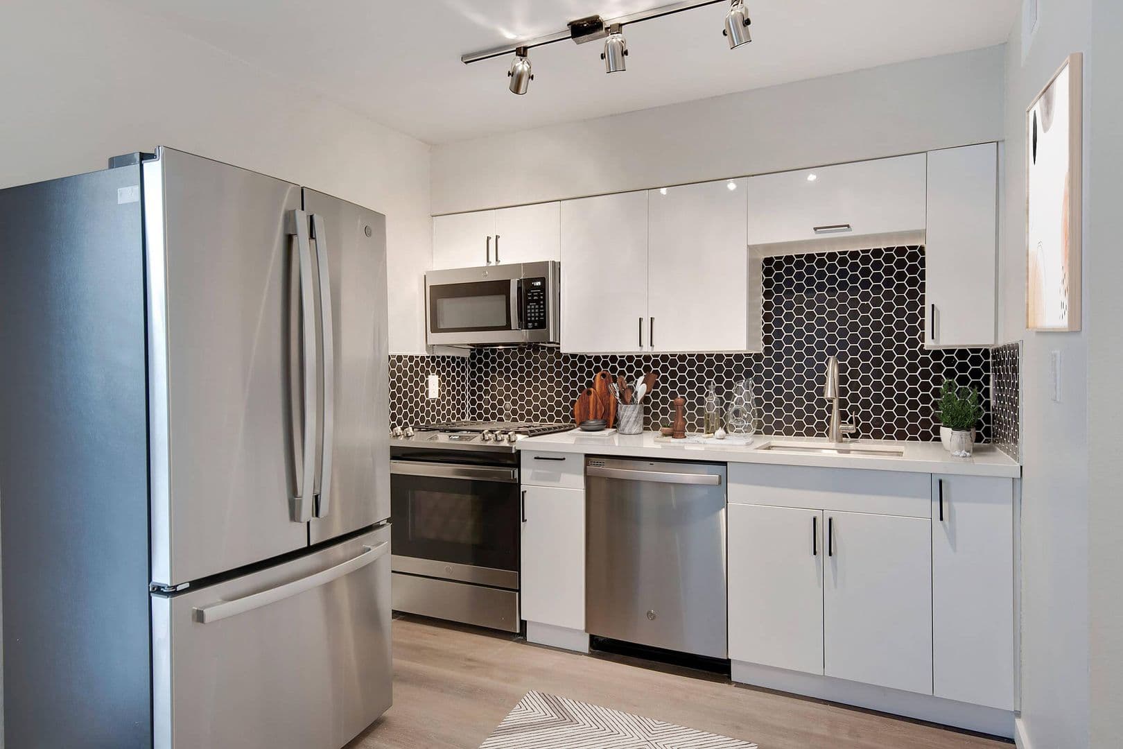 Phoenix Apartment: 6060 N 7th St