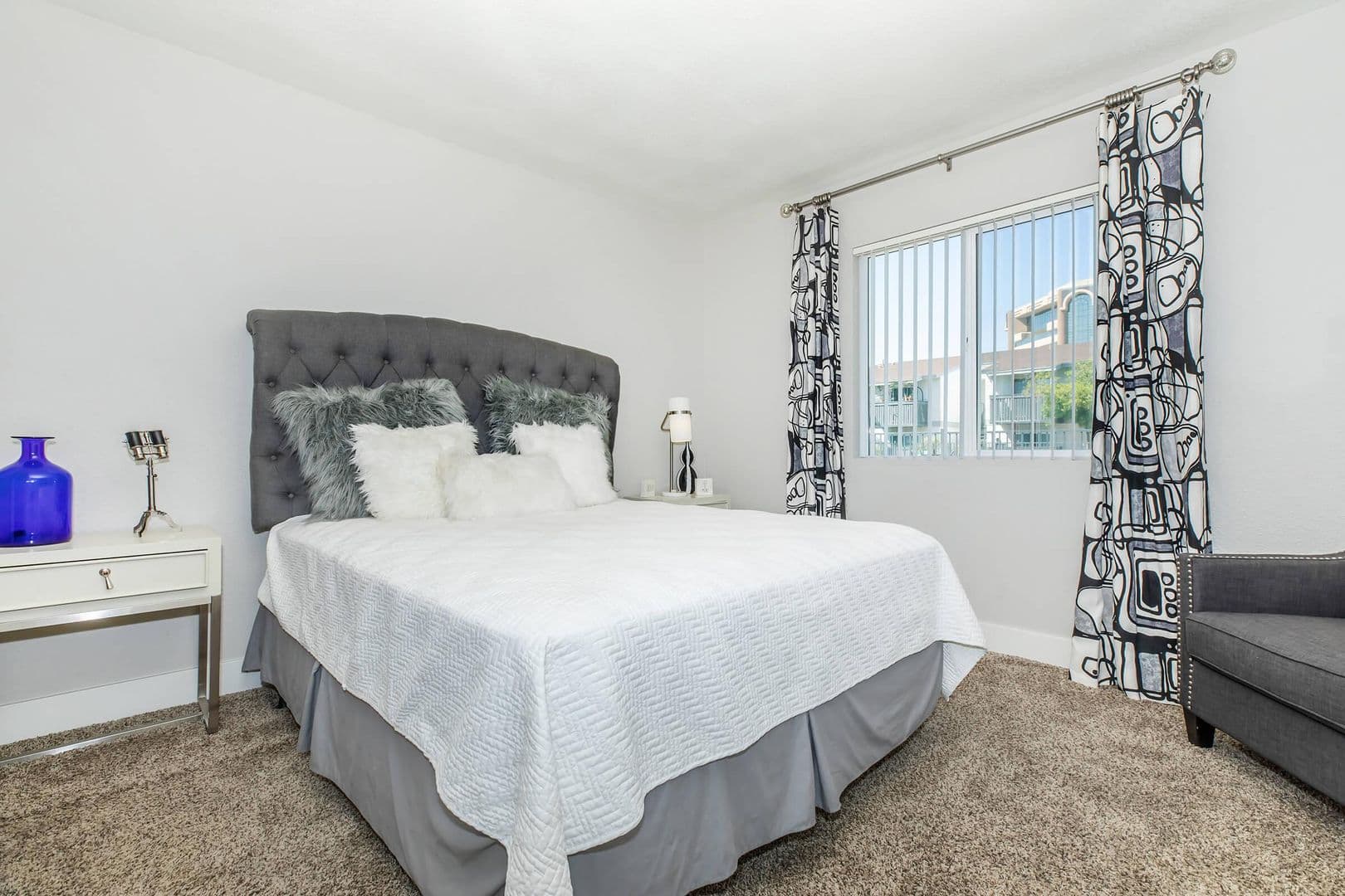 Phoenix Apartment: 2606 N 44th St