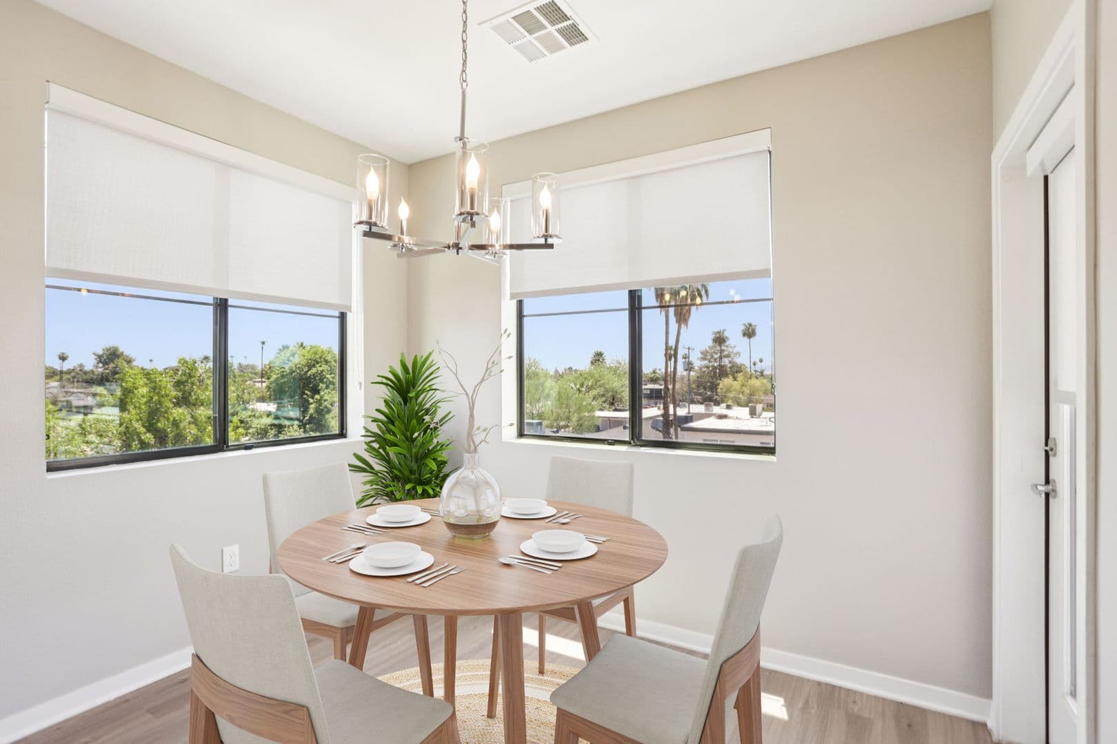 Phoenix Apartment: 777 E Stella Ln.