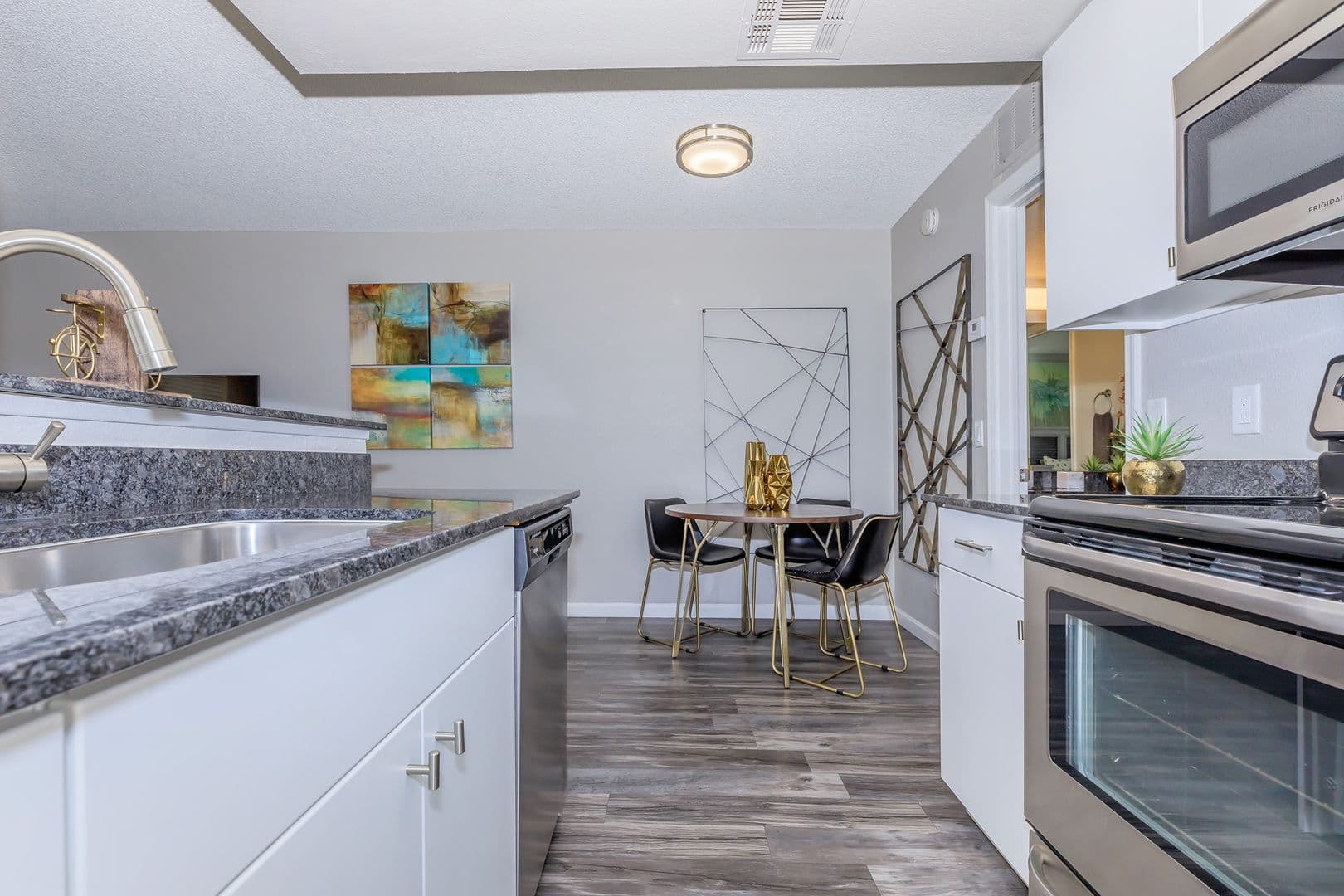 Phoenix Apartment: 4127 E Indian School Rd