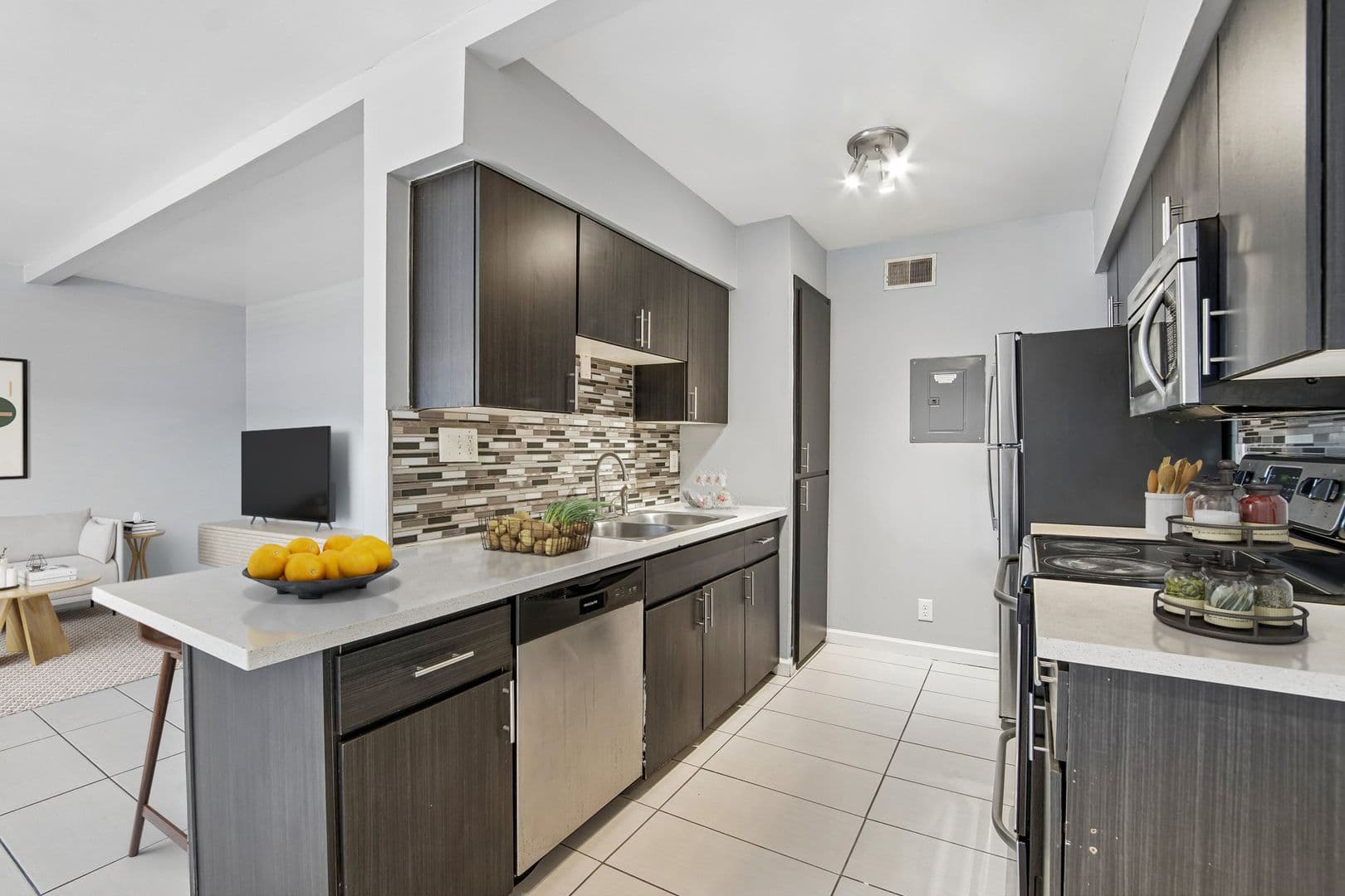 Phoenix Apartment: 1220 N 44th St.