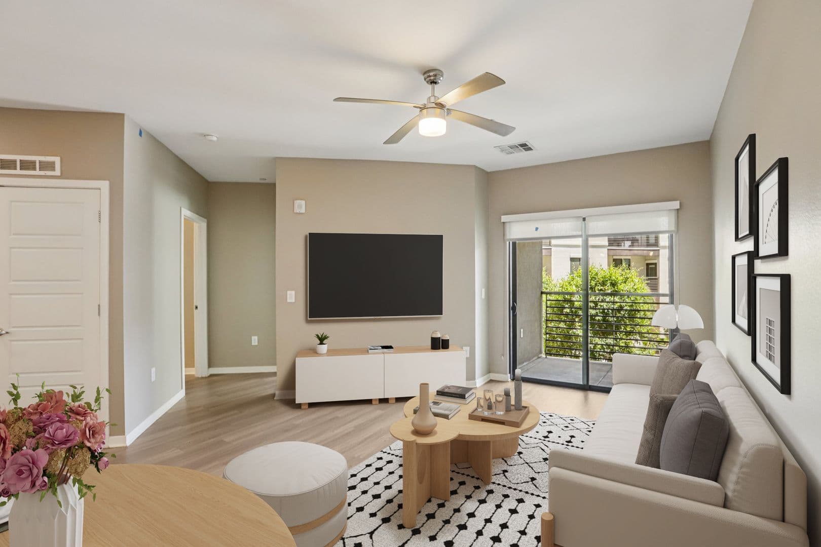 Phoenix Apartment: 777 E Stella Ln.