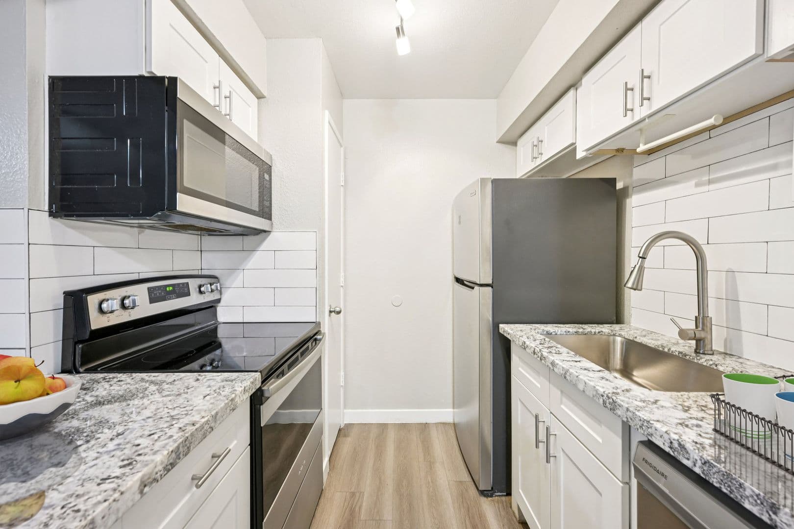 Phoenix Apartment: 17625 N 7th St.