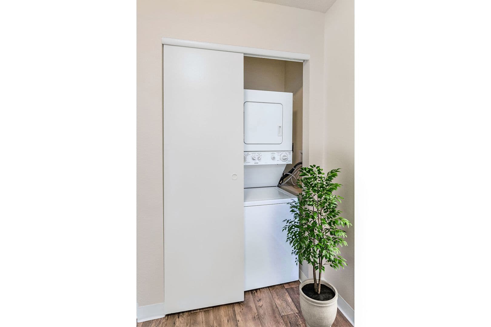 Gilbert Apartment: 960 N Gilbert Rd