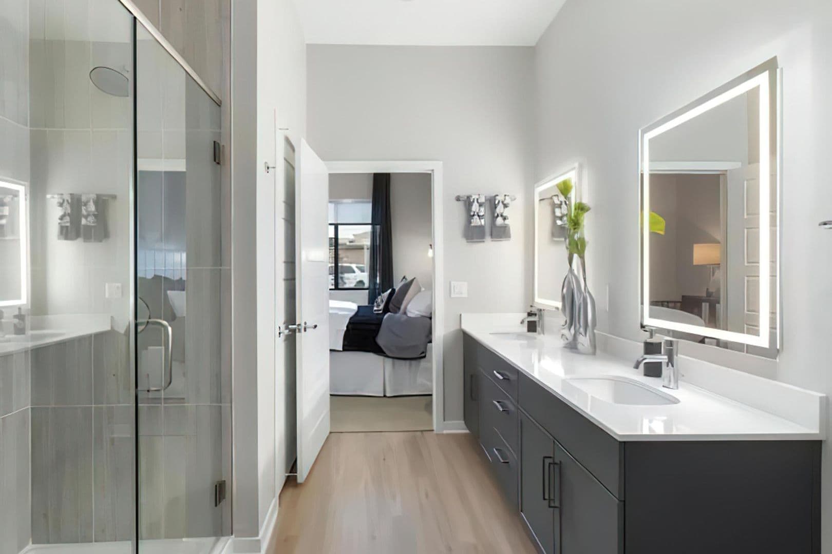 Phoenix Apartment: 777 E Stella Ln.