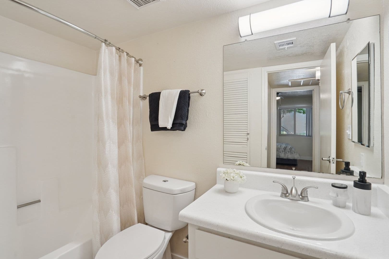 Gilbert Apartment: 1101 N Gilbert Rd