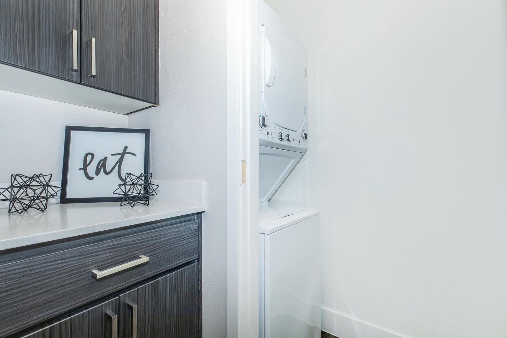 Phoenix Apartment: 2606 N 44th St