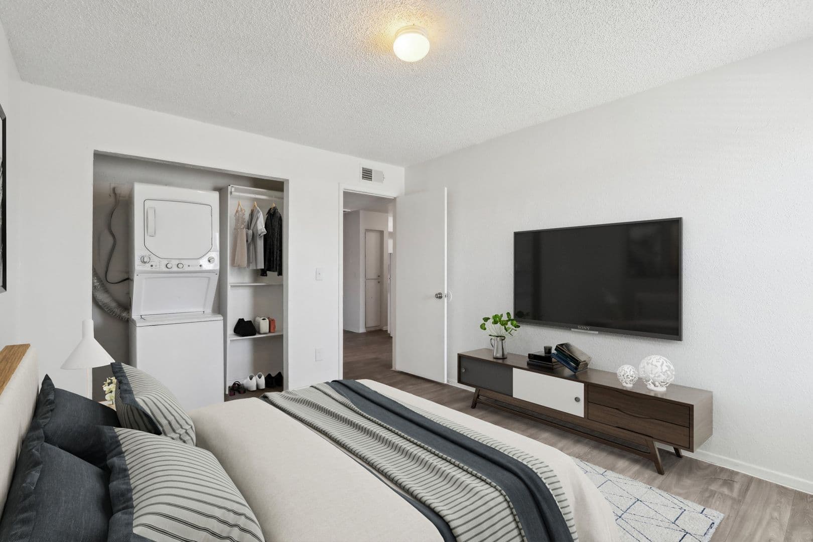 Phoenix Apartment: 15425 N 25th Street