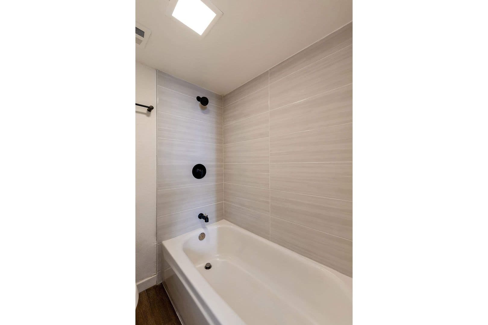 Phoenix Apartment: 6060 N 7th St