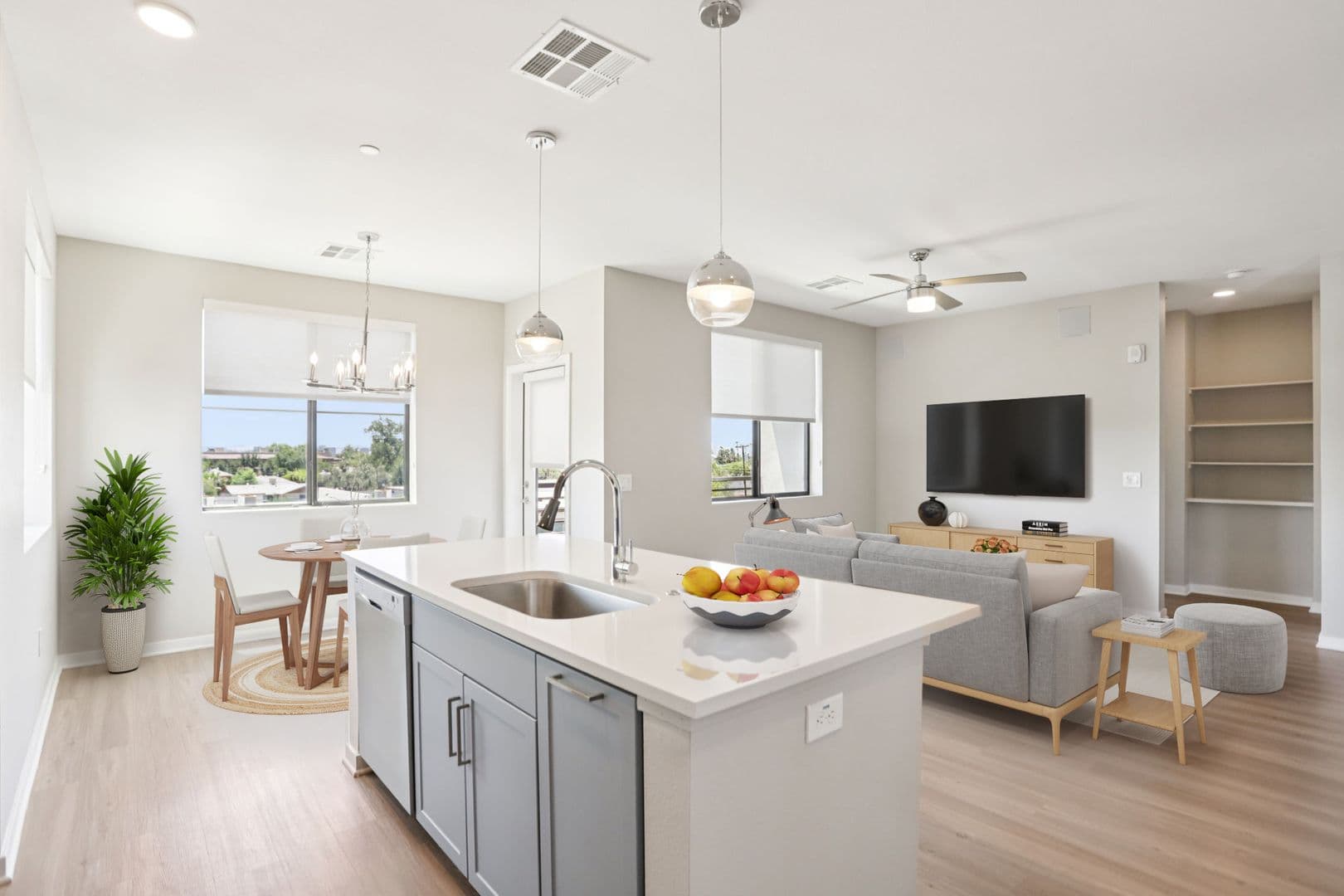 Phoenix Apartment: 777 E Stella Ln.