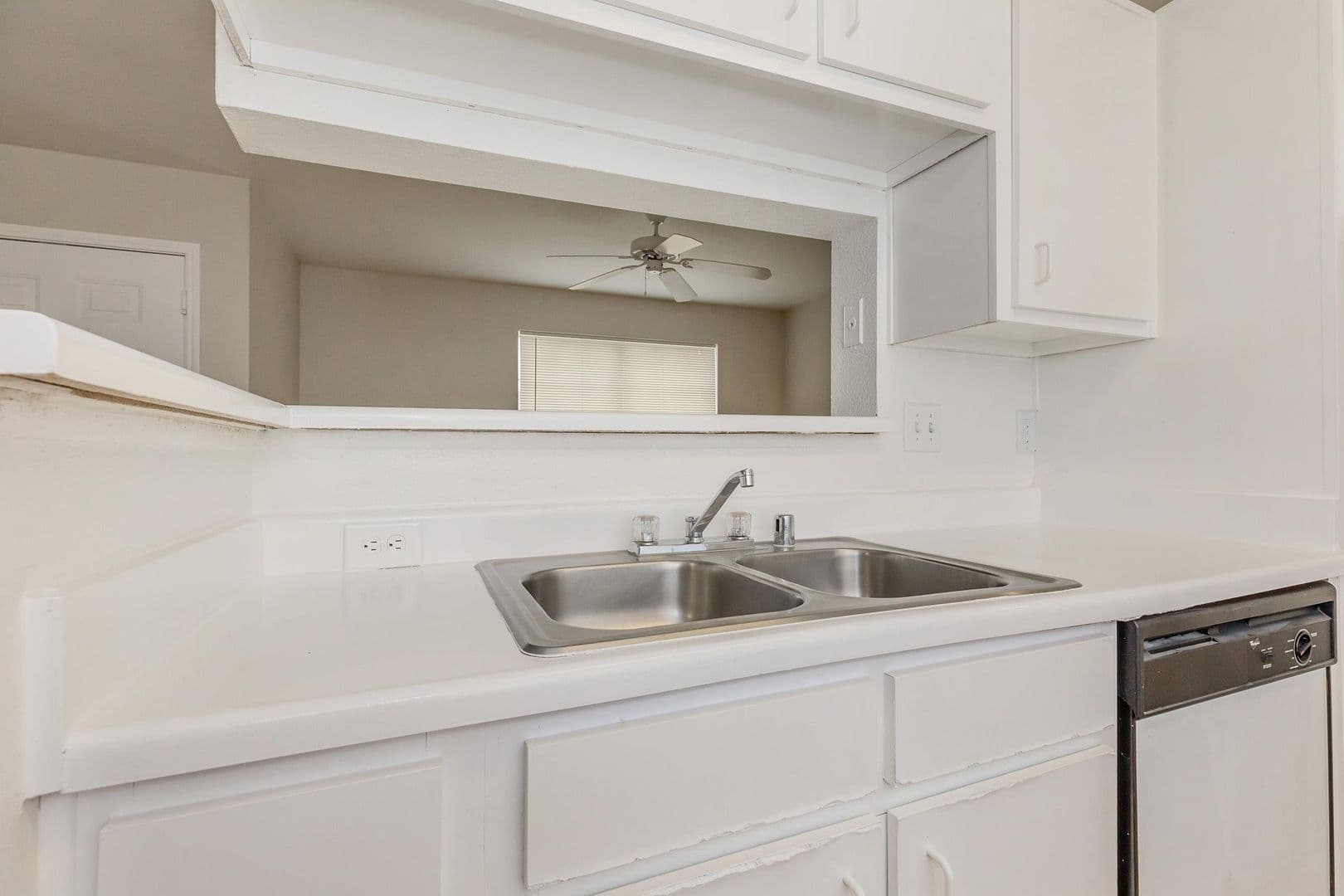 Houston Apartment: 9888 United Drive