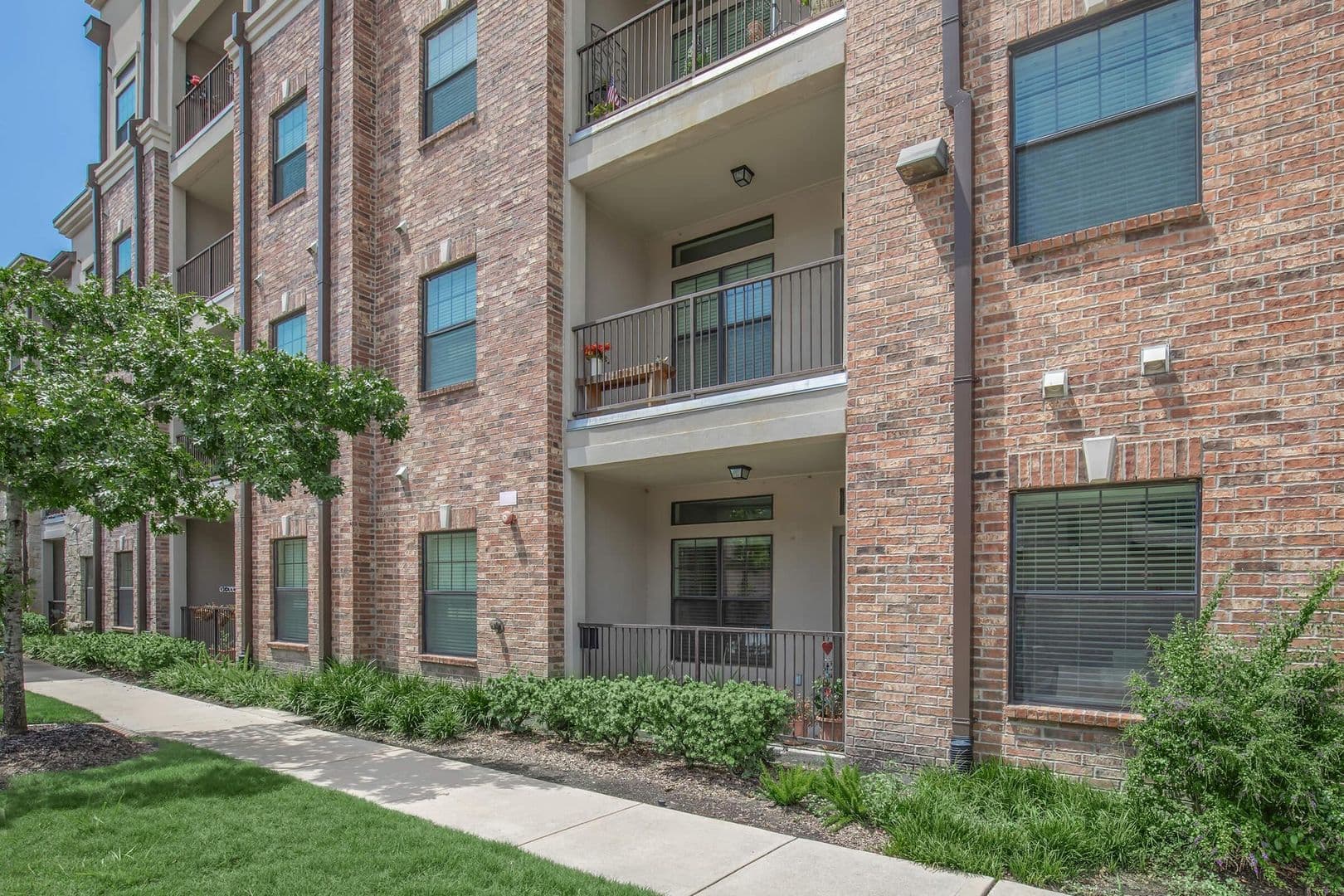 Shenandoah Apartment: 1018 Wellman Road