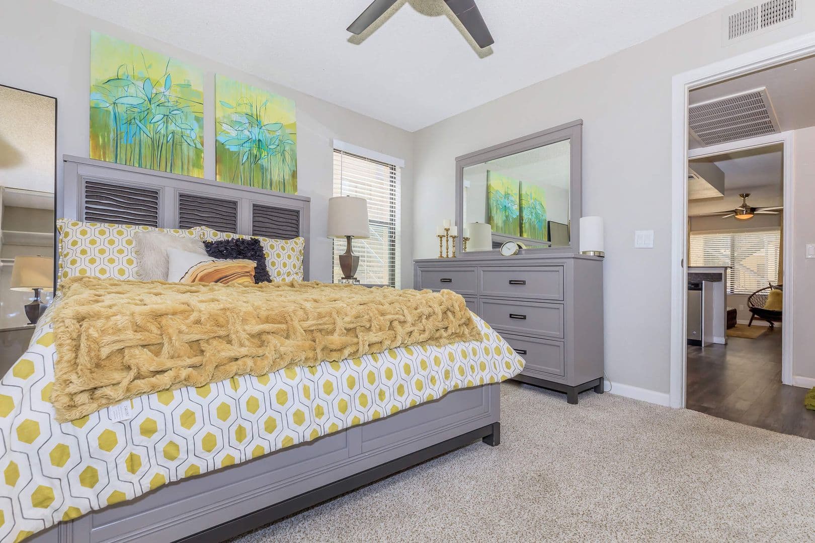 Phoenix Apartment: 4127 E Indian School Rd