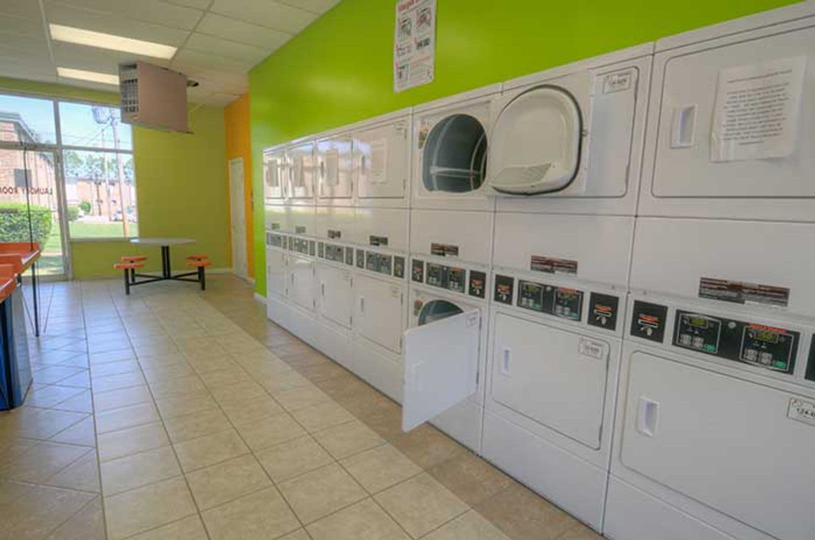 Memphis Apartment: 2059 North Cabana Circle