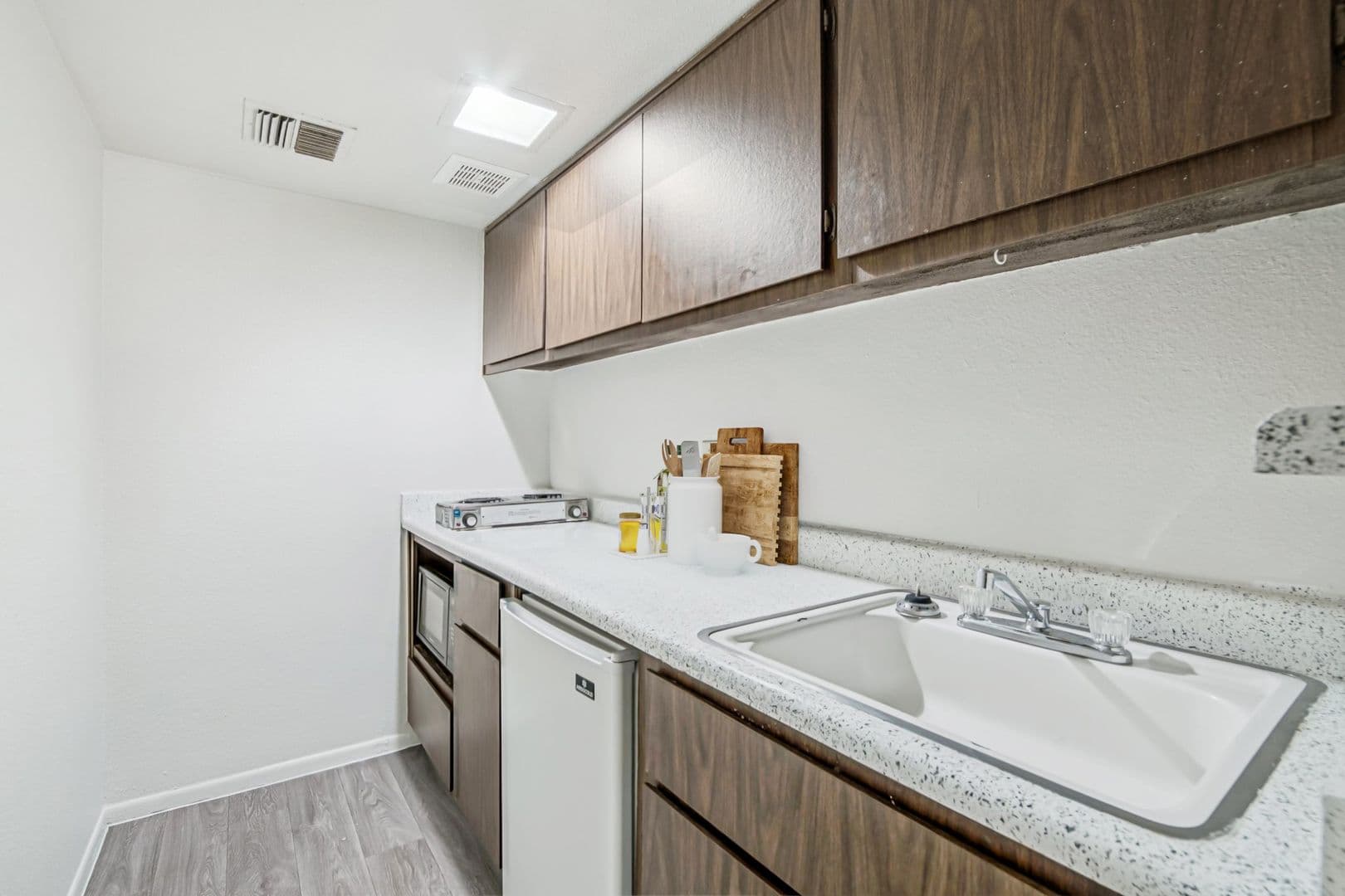 Mesa Apartment: 2240 W University Dr.
