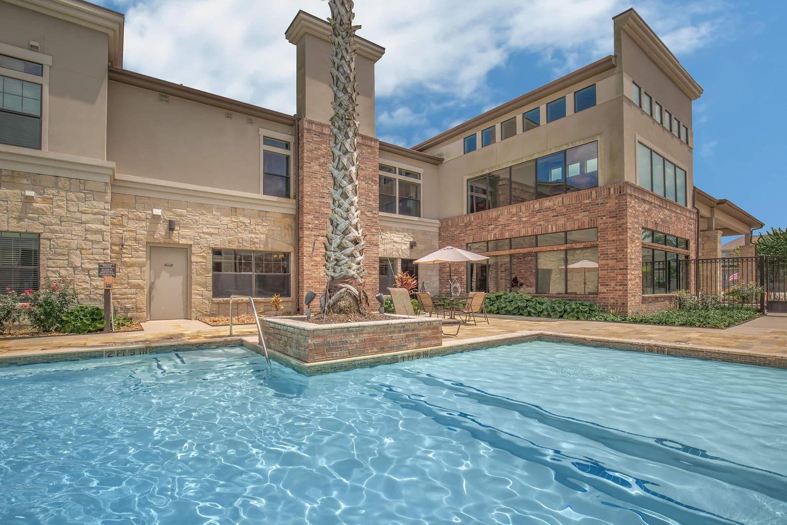 Shenandoah Apartment: 1018 Wellman Road