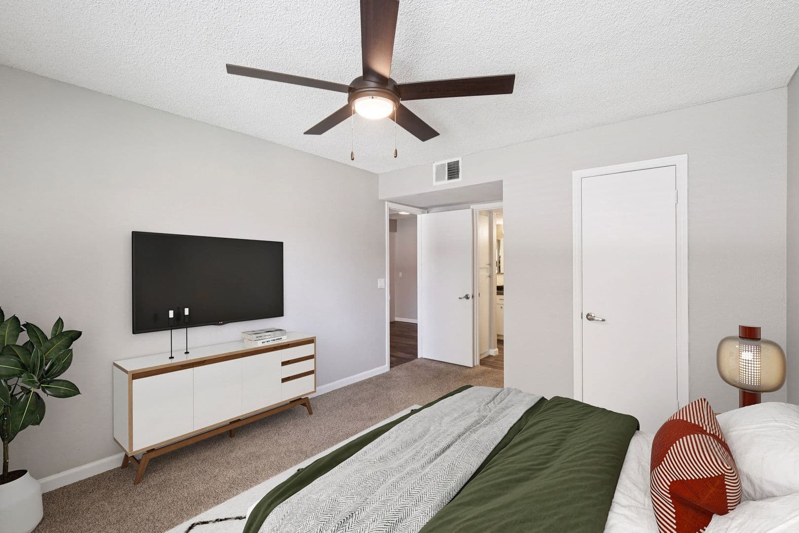 Phoenix Apartment: 4127 E Indian School Rd