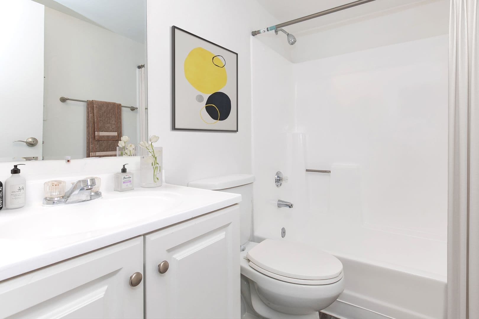 Phoenix Apartment: 40 E Sunland Ave