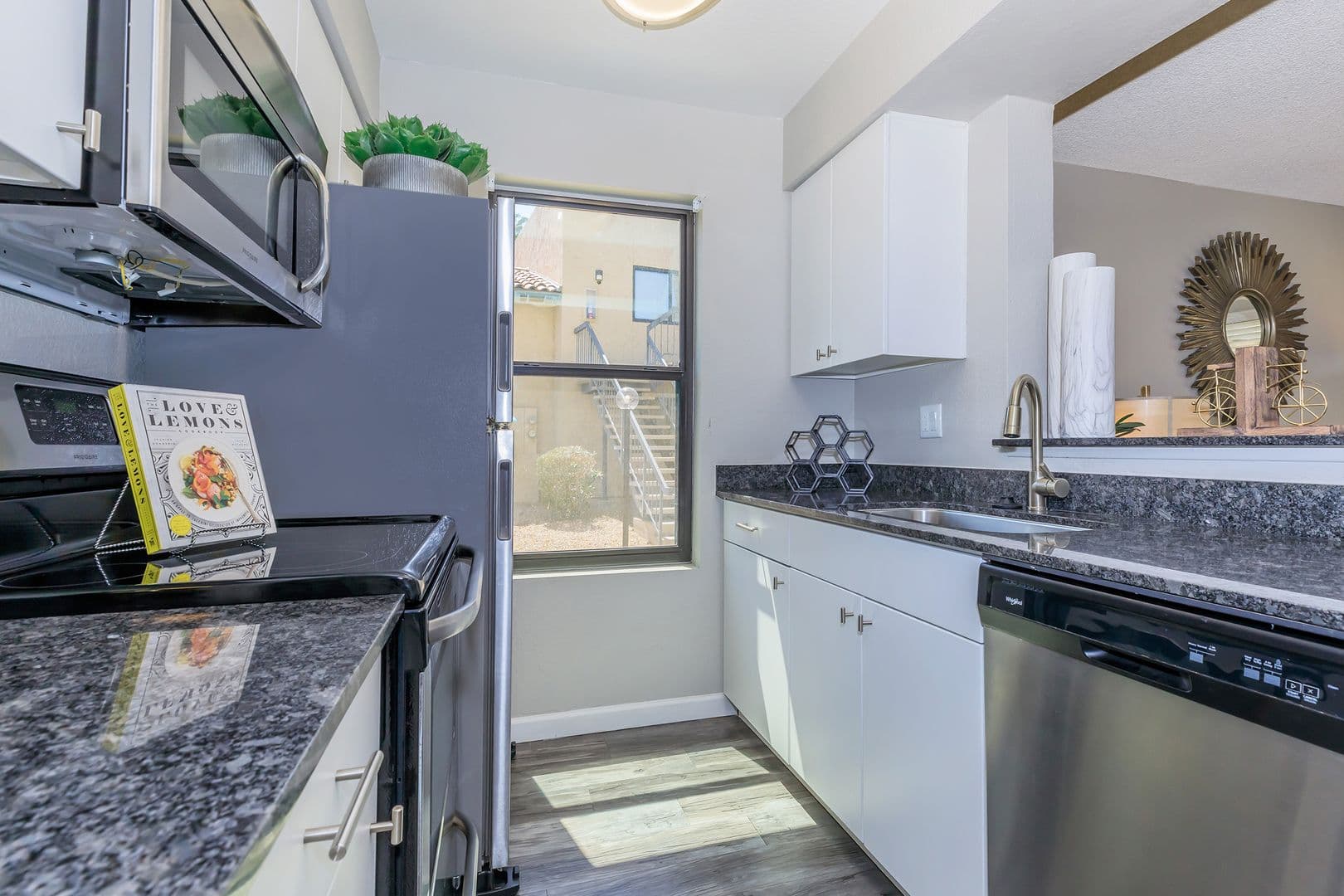 Phoenix Apartment: 4127 E Indian School Rd