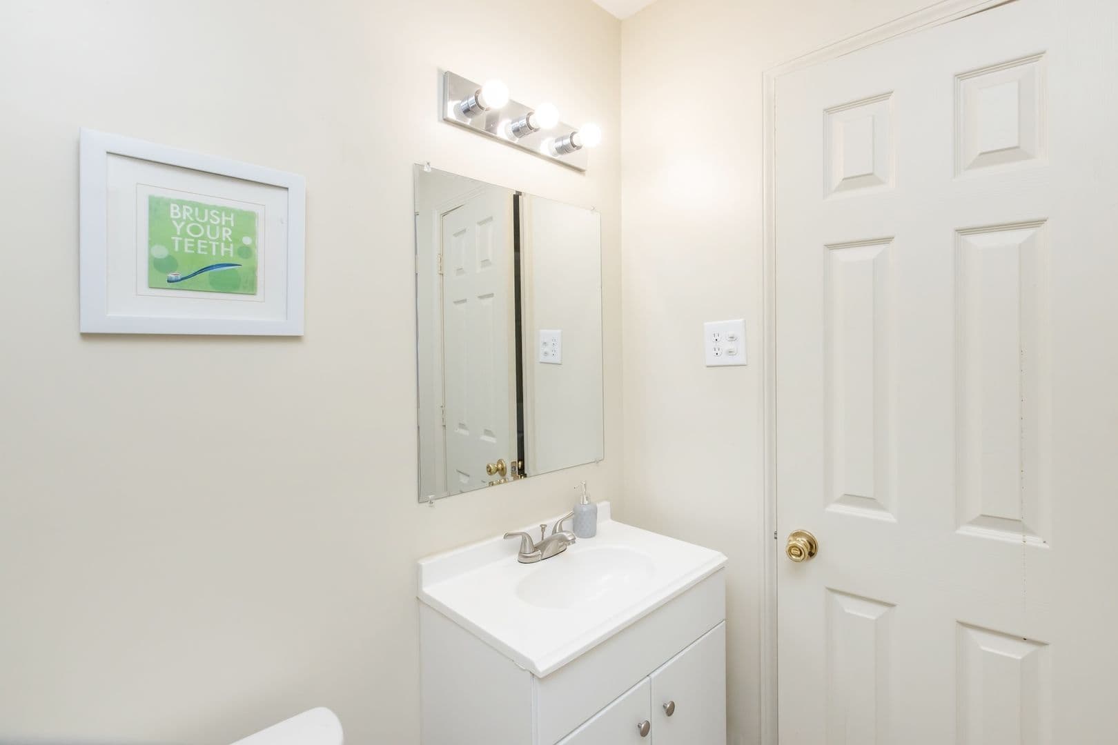 Memphis Apartment: 2059 North Cabana Circle