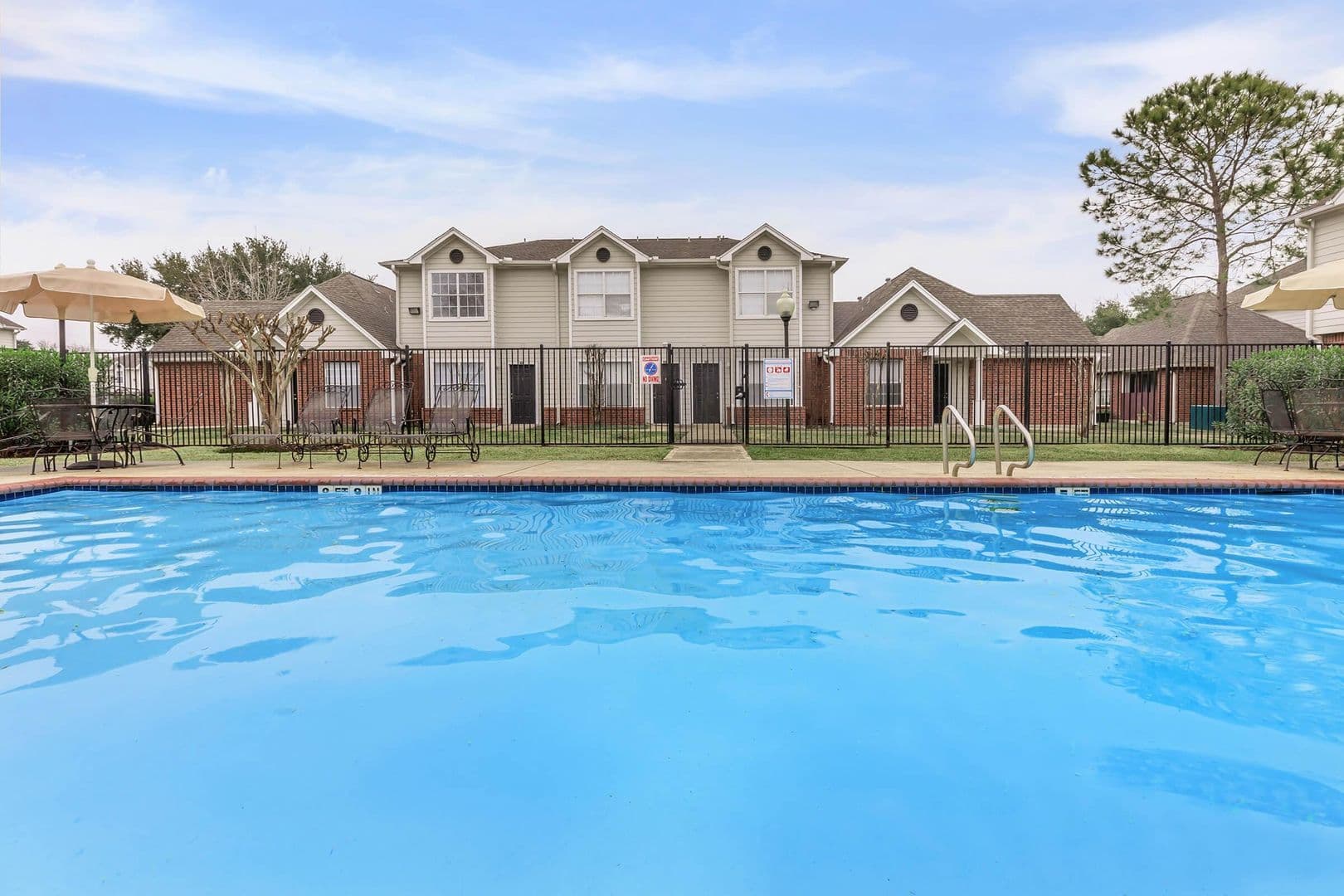 Houston Apartment: 9888 United Drive