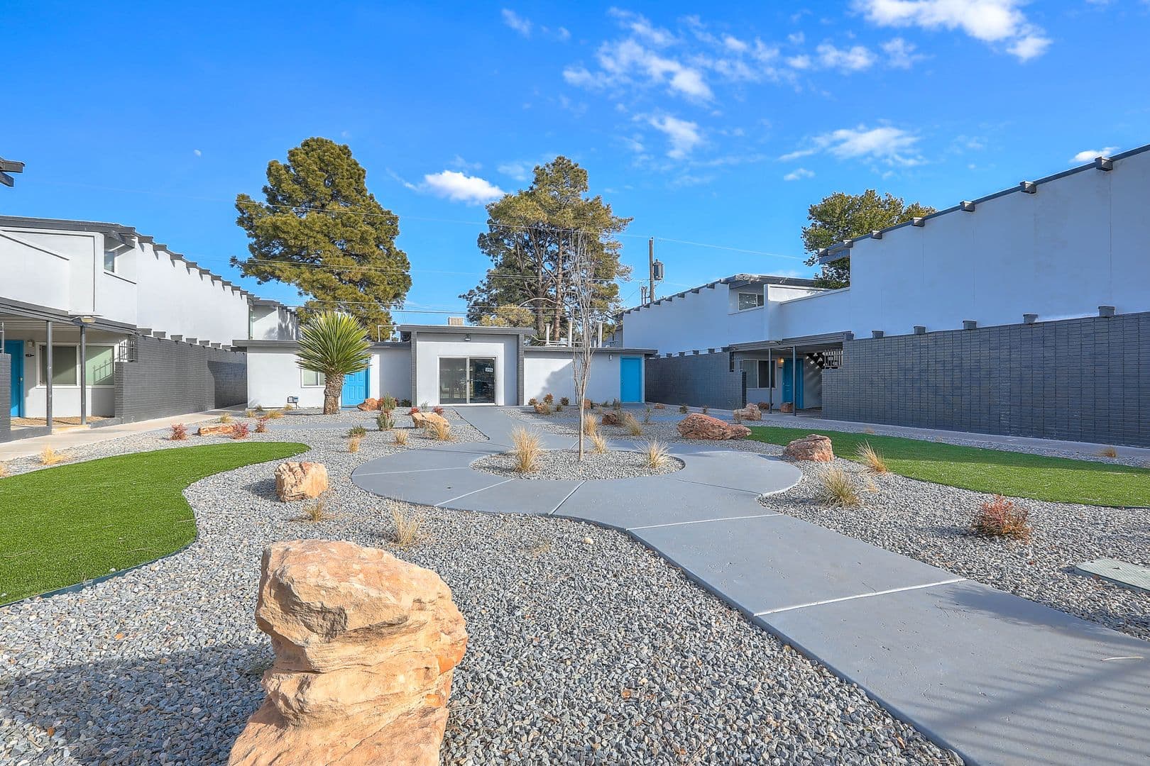 Albuquerque Apartment: 1020 Valencia Drive SE