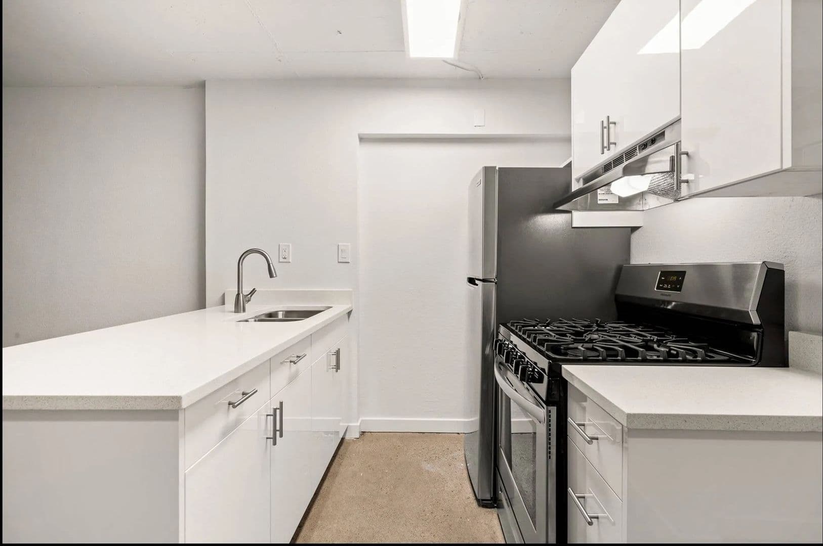 Phoenix Apartment: 1350 E Thomas Rd.