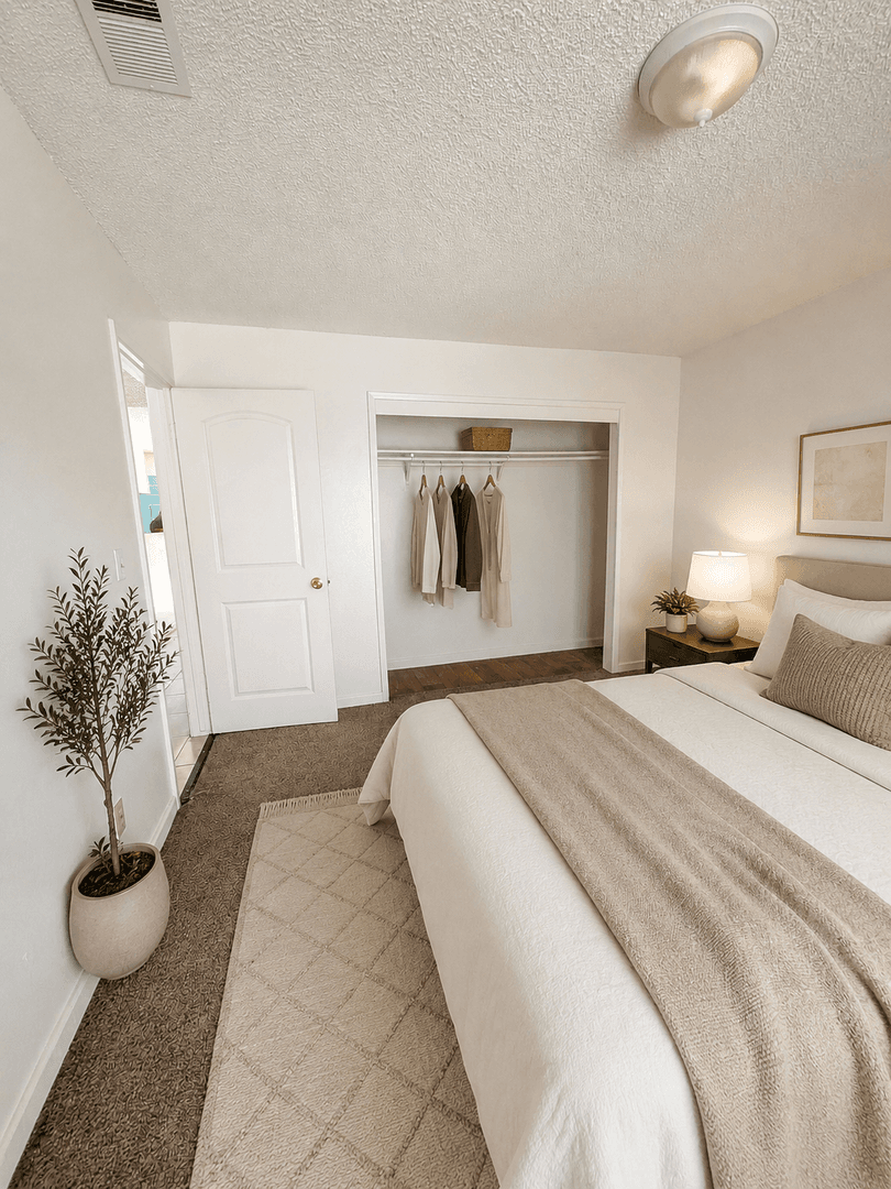 Fresno Apartment: 2334 W Dennett Ave