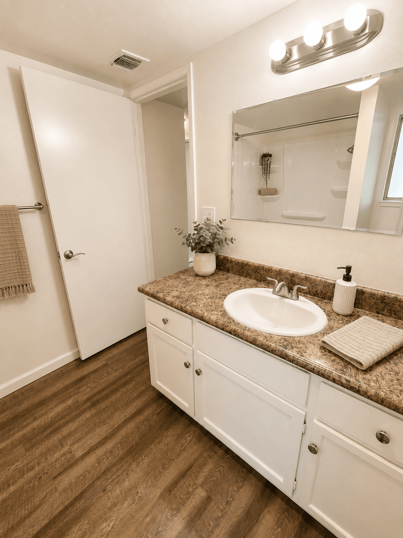 Fresno Apartment: 714 E Fountain Way