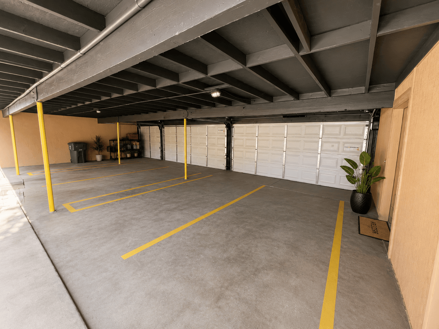 Fresno Apartment: 134 N Poplar Avenue