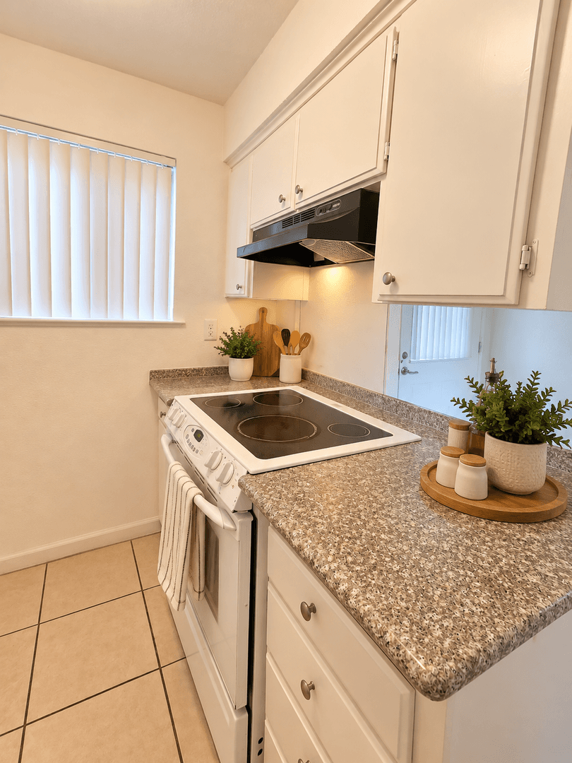 Fresno Apartment: 1391 N Palm Ave