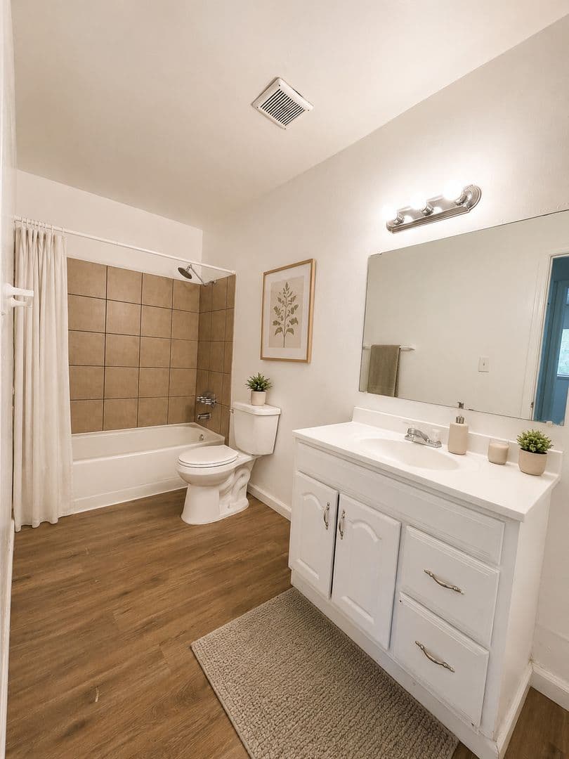 Fresno Apartment: 2043 E Saginaw Way