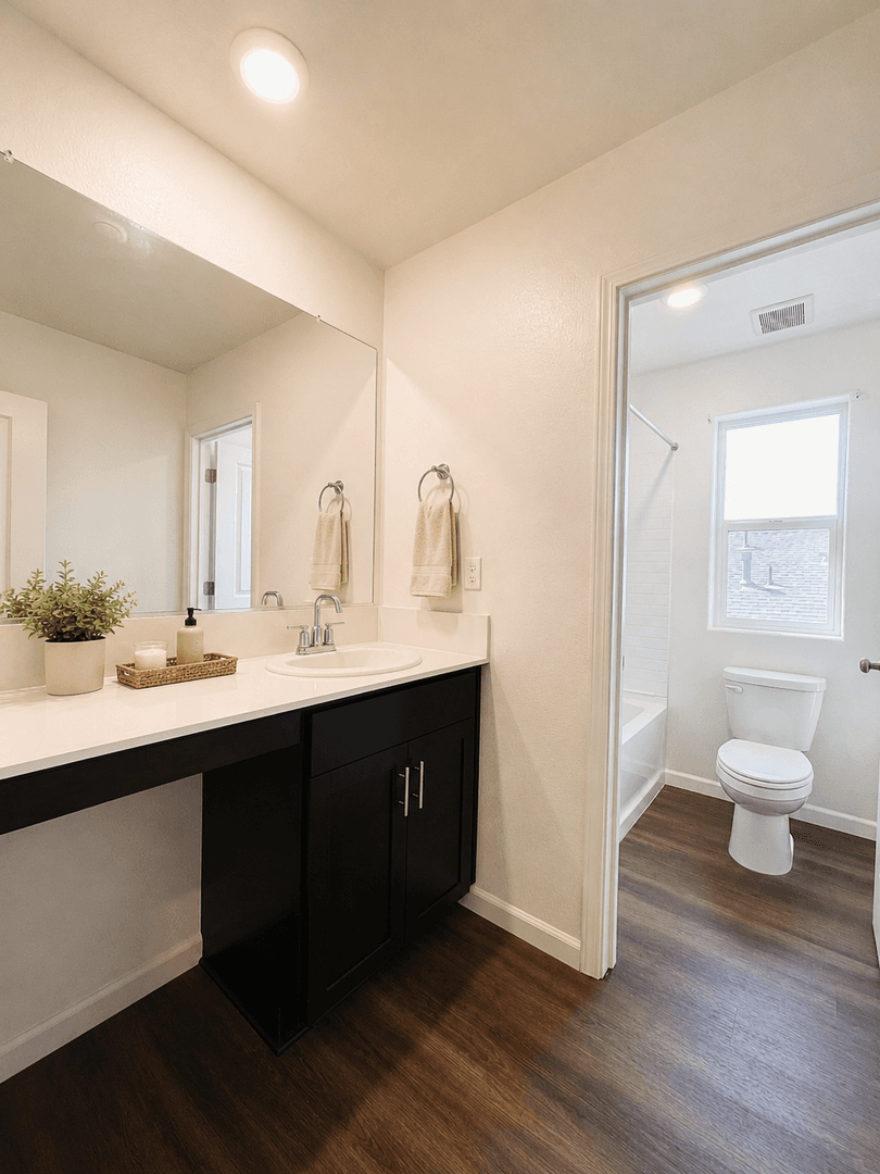 Fowler House: 1065 S Argyle Ave