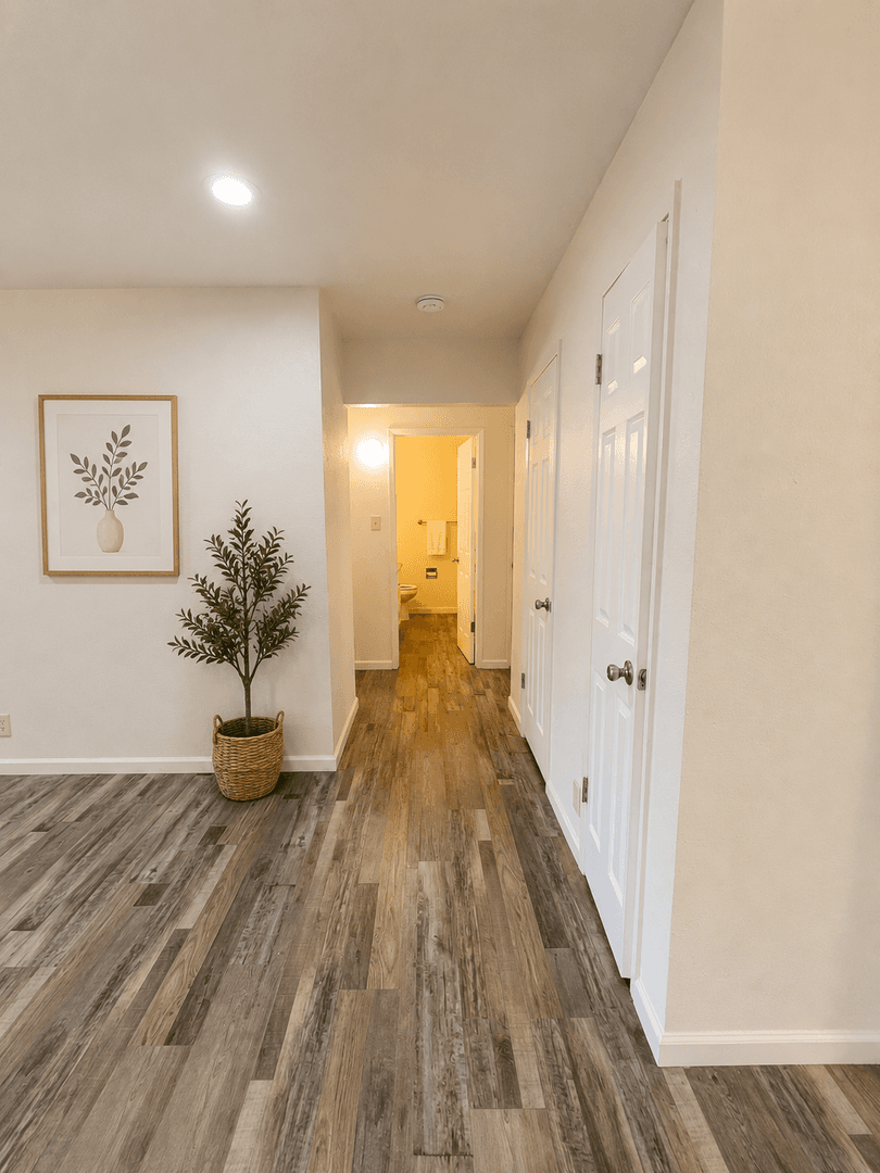 Fresno Apartment: 4854 E University Ave