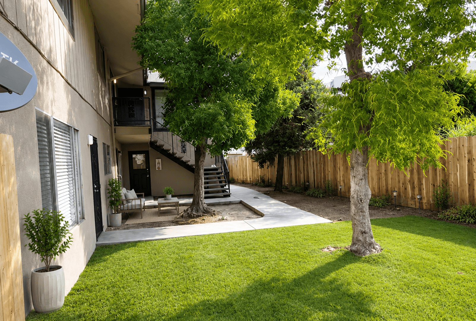 Fresno Apartment: 4854 E University Ave