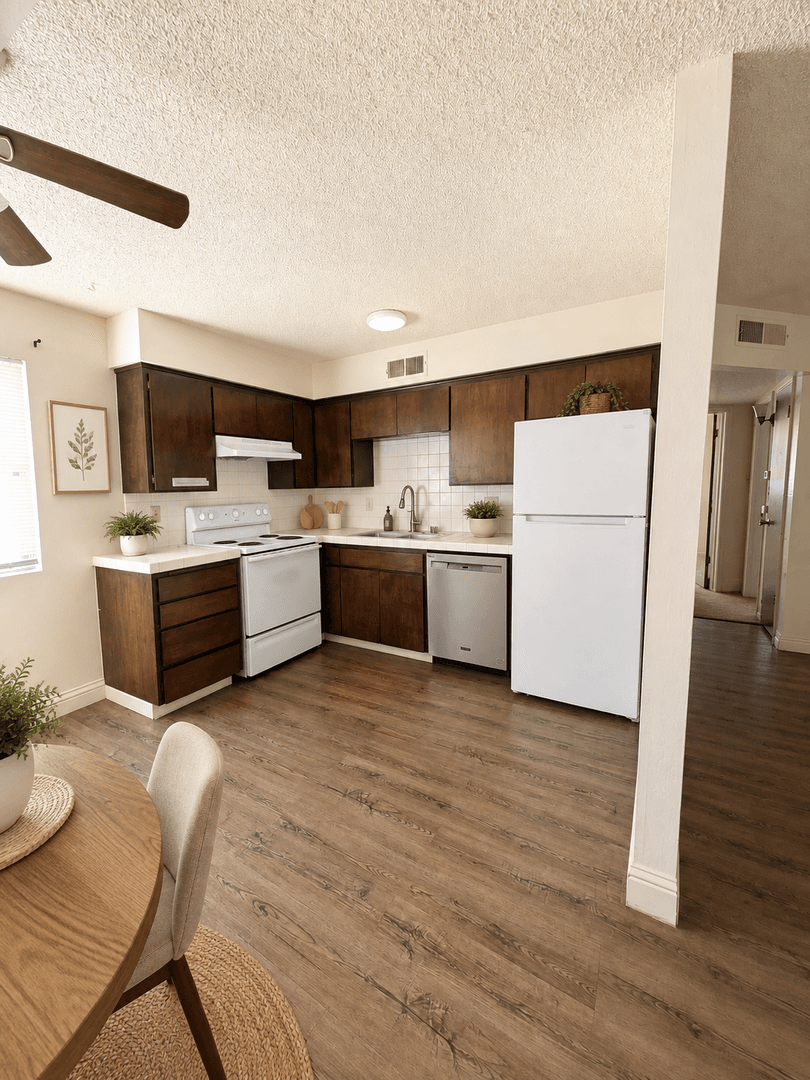 Fresno Apartment: 1640-1716 N Brooks Ave