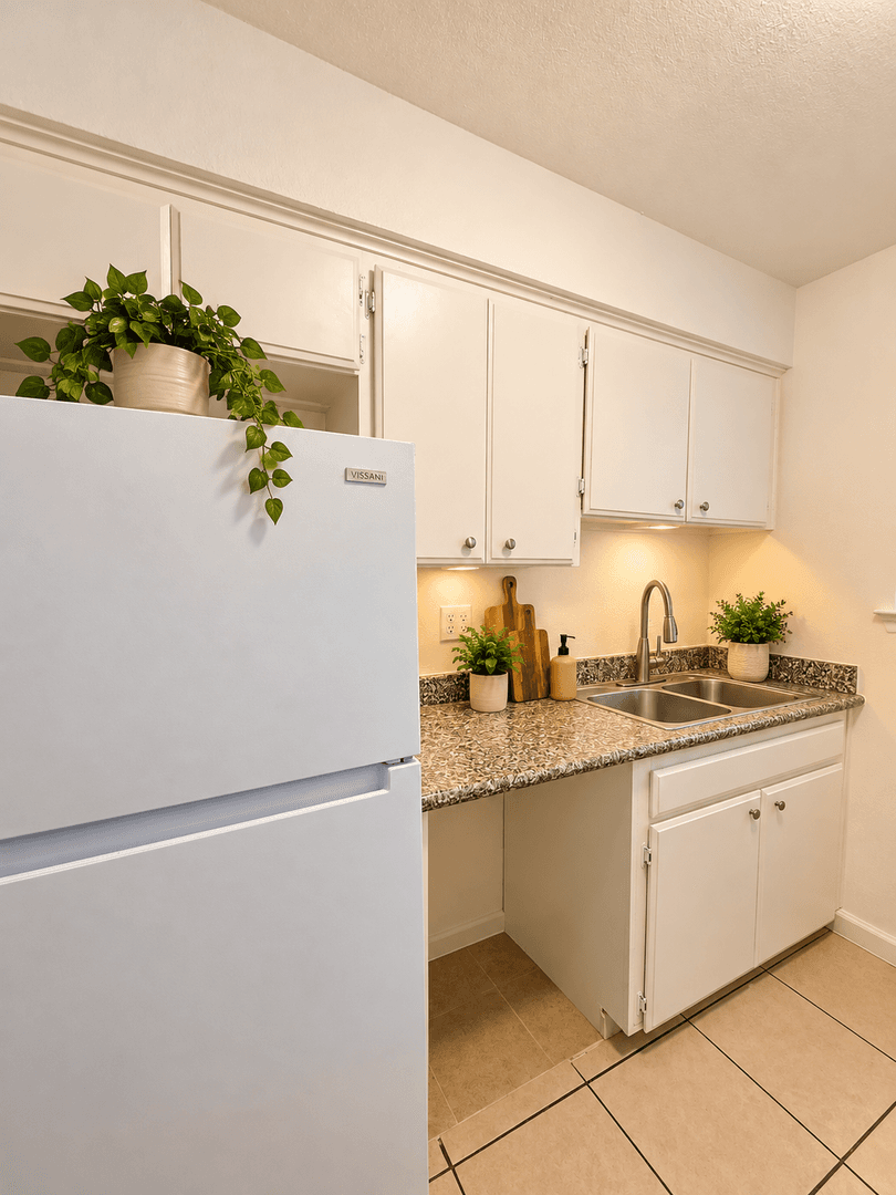 Fresno Apartment: 1391 N Palm Ave