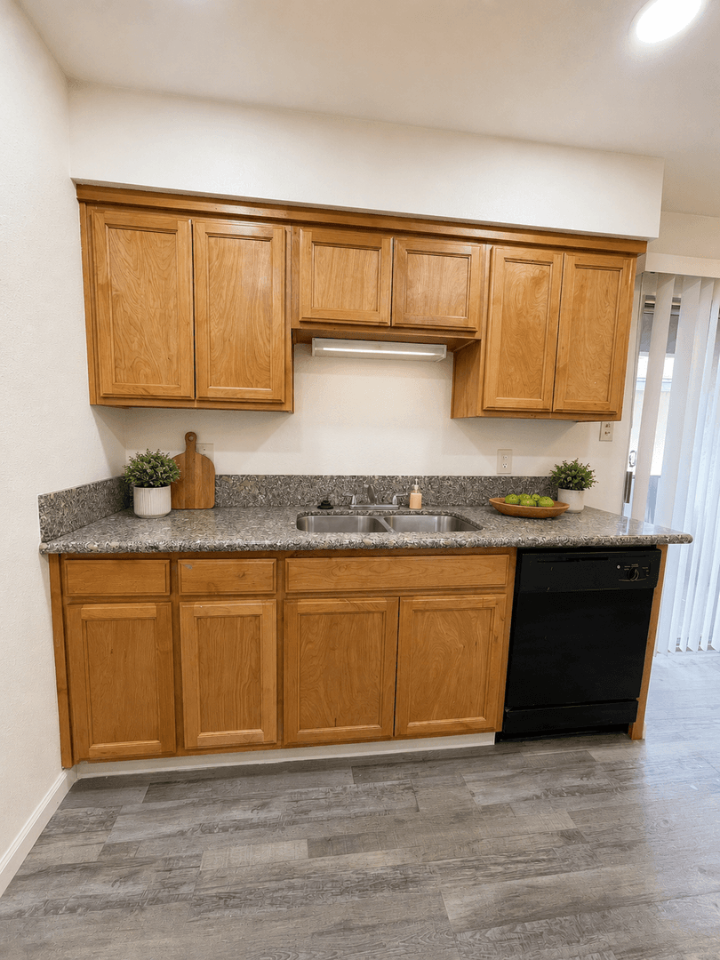 Fresno Apartment: 4854 E University Ave
